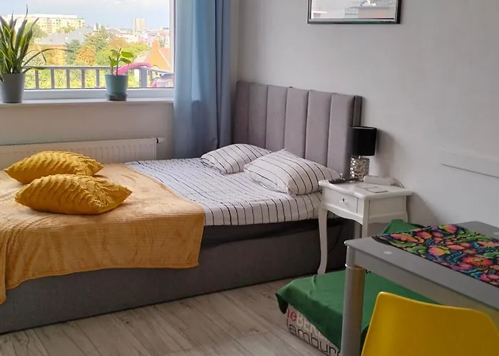 Nighthost Kleczkowska 49 M53